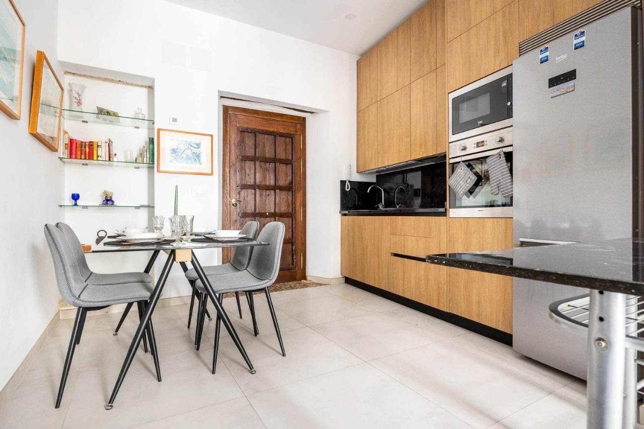 Comfy Away - Apartamento Exclusivo Mercado De Triana Con Balcon Seville Exterior photo