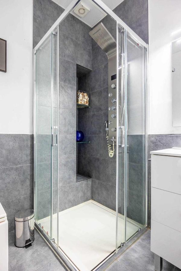 Comfy Away - Apartamento Exclusivo Mercado De Triana Con Balcon Seville Exterior photo